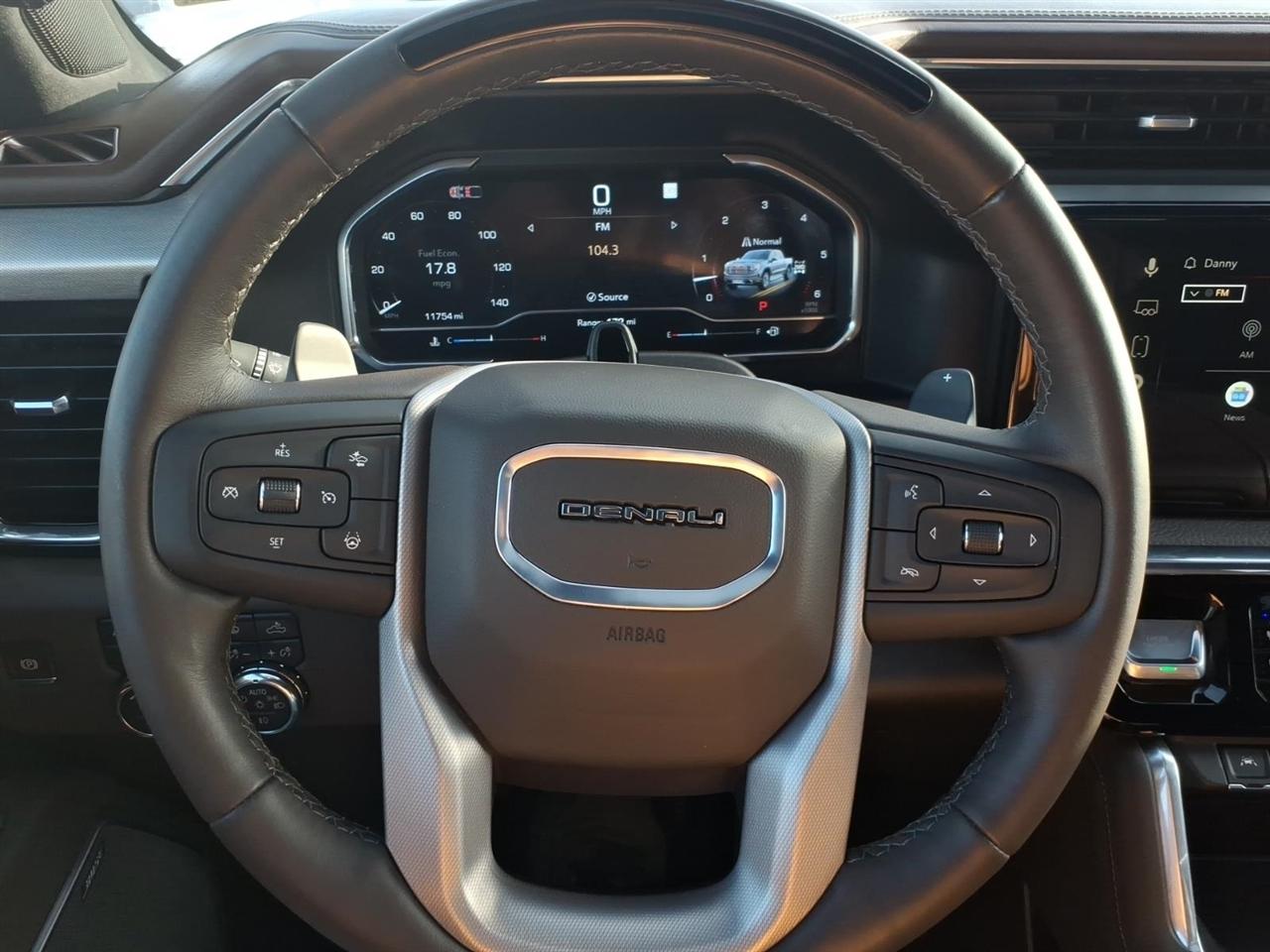 GMC Sierra 1500 4WD Crew Cab 147" Denali 2025