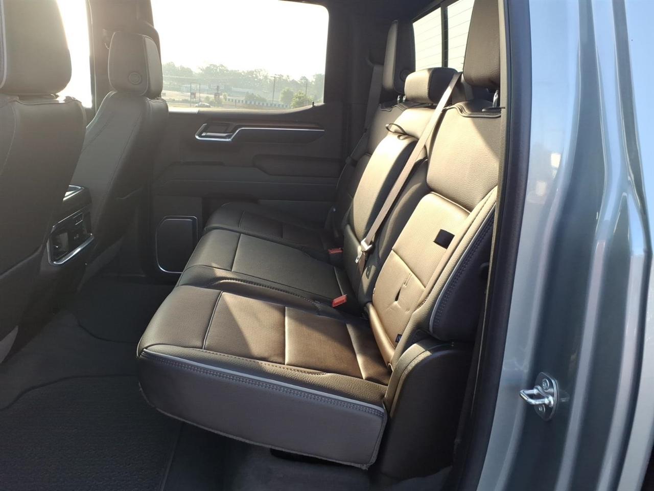 GMC Sierra 1500 4WD Crew Cab 147" Denali 2025