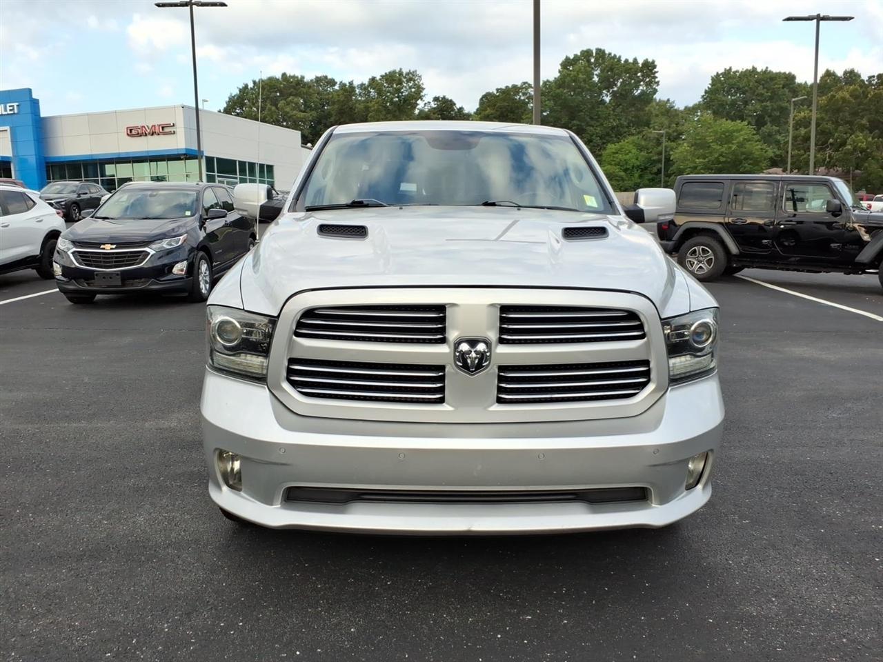 RAM 1500 Sport 4x4 Crew Cab 5'7" Box 2017