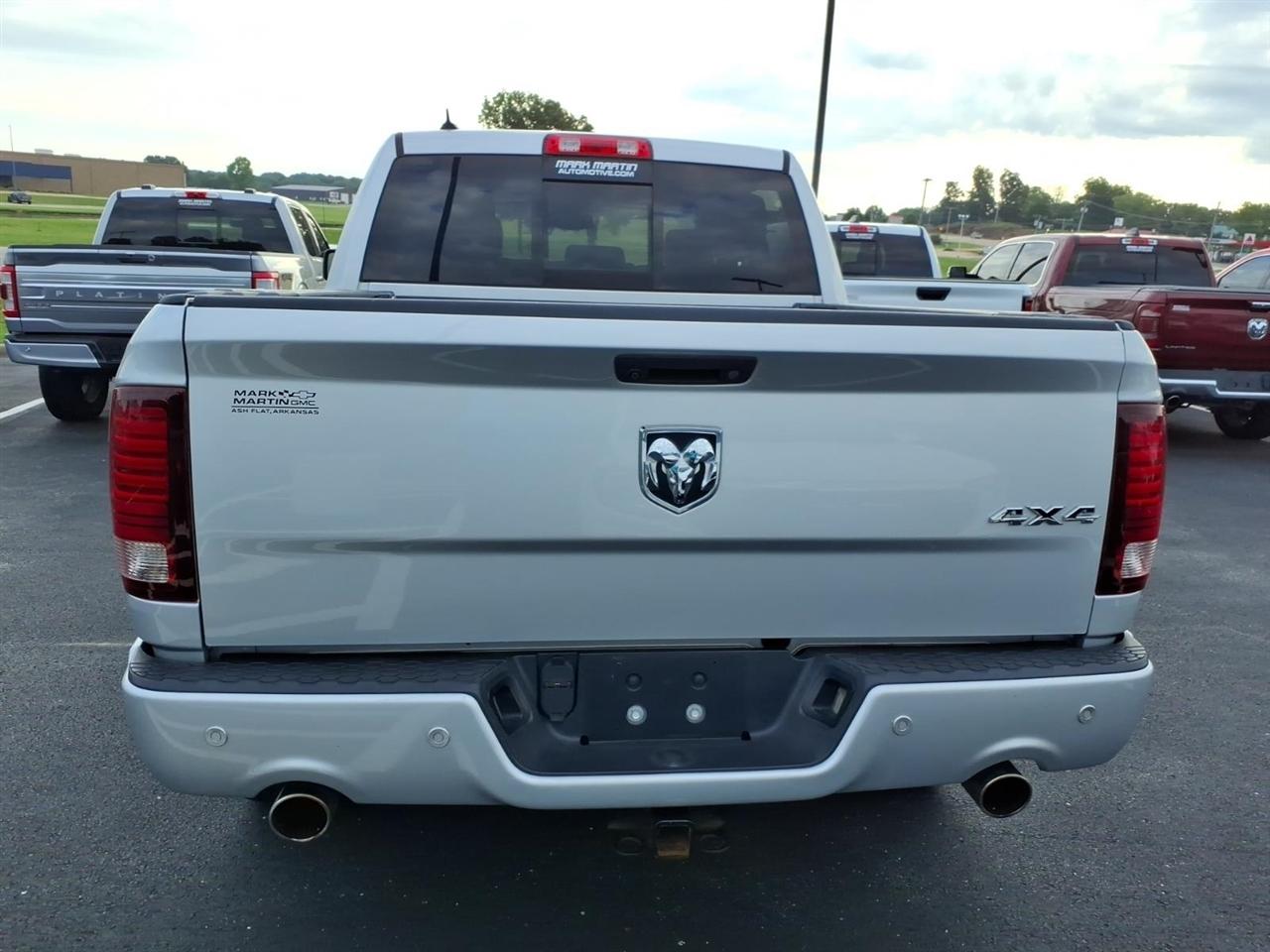 RAM 1500 Sport 4x4 Crew Cab 5'7" Box 2017