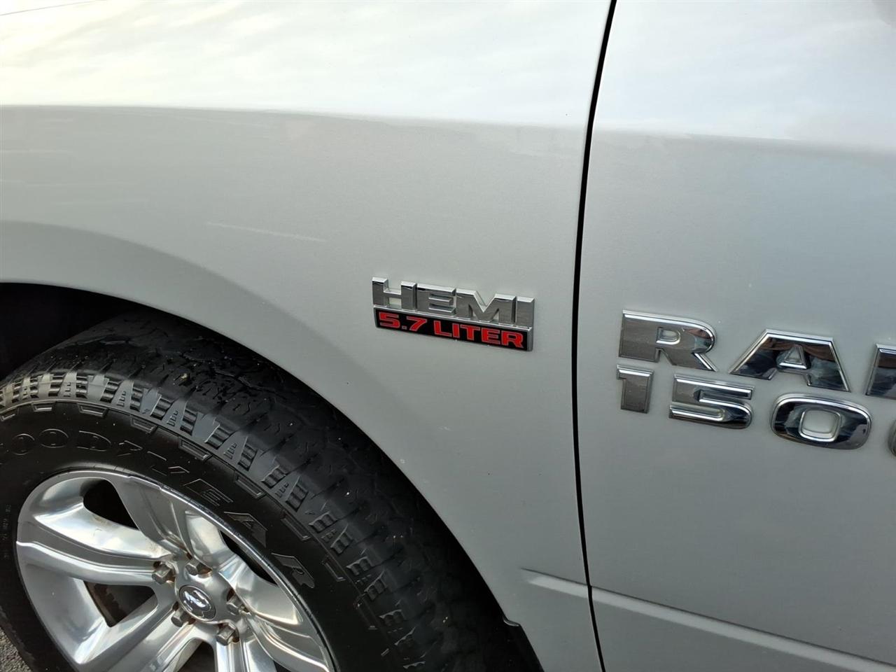 RAM 1500 Sport 4x4 Crew Cab 5'7" Box 2017