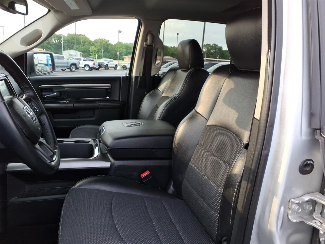 RAM 1500 Sport 4x4 Crew Cab 5'7" Box 2017