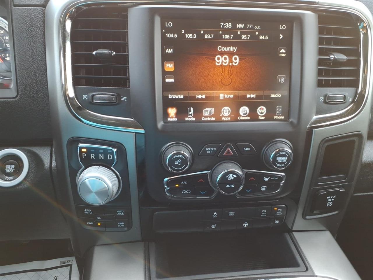 RAM 1500 Sport 4x4 Crew Cab 5'7" Box 2017