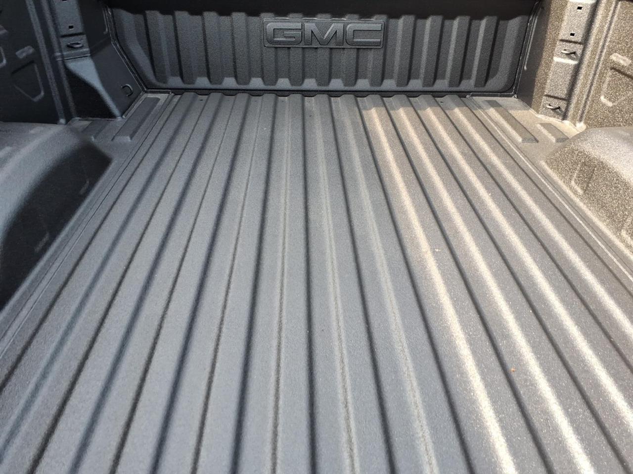 GMC Sierra 2500HD 4WD Crew Cab 159" AT4X 2026