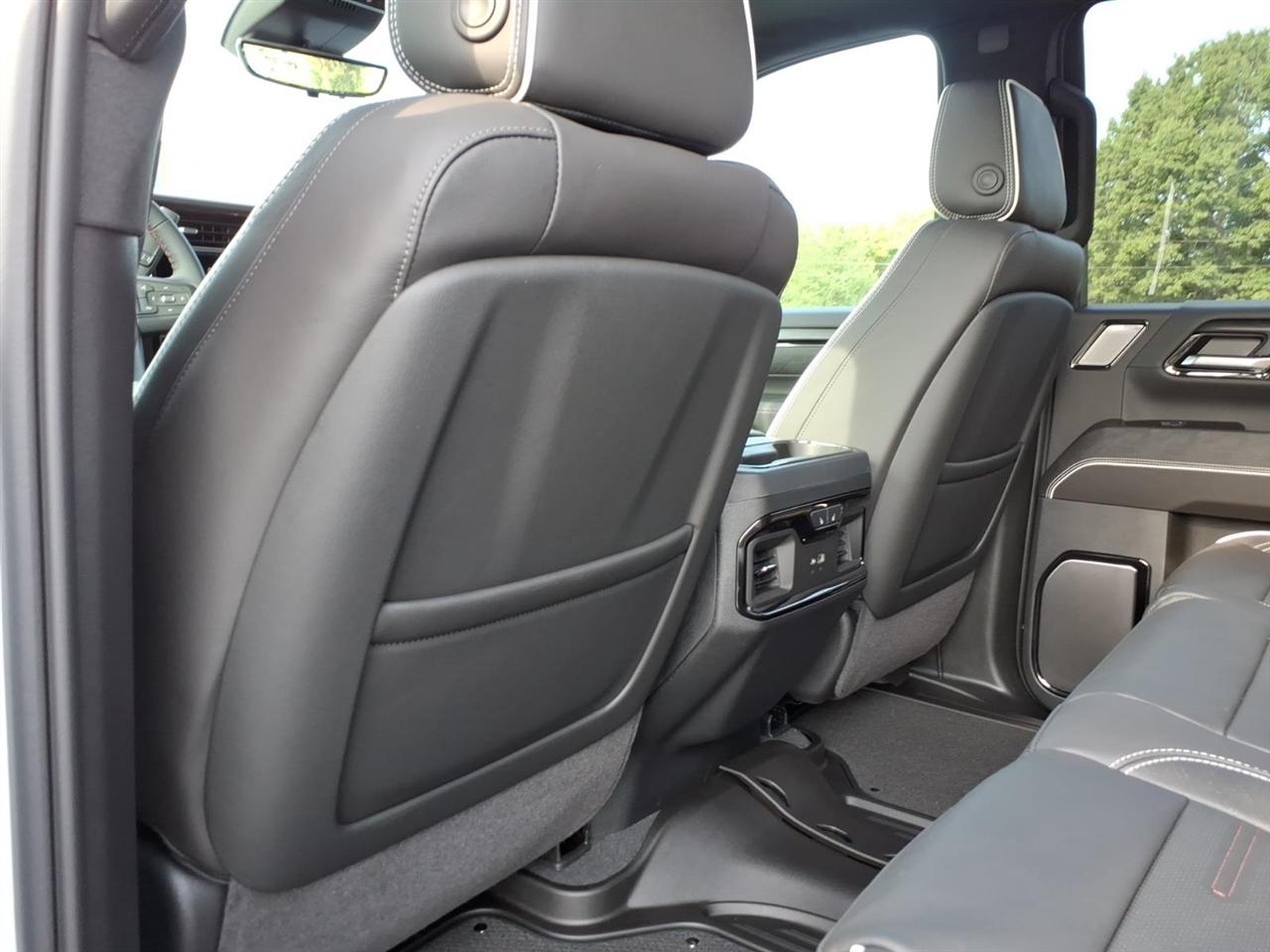 GMC Sierra 2500HD 4WD Crew Cab 159" AT4X 2026