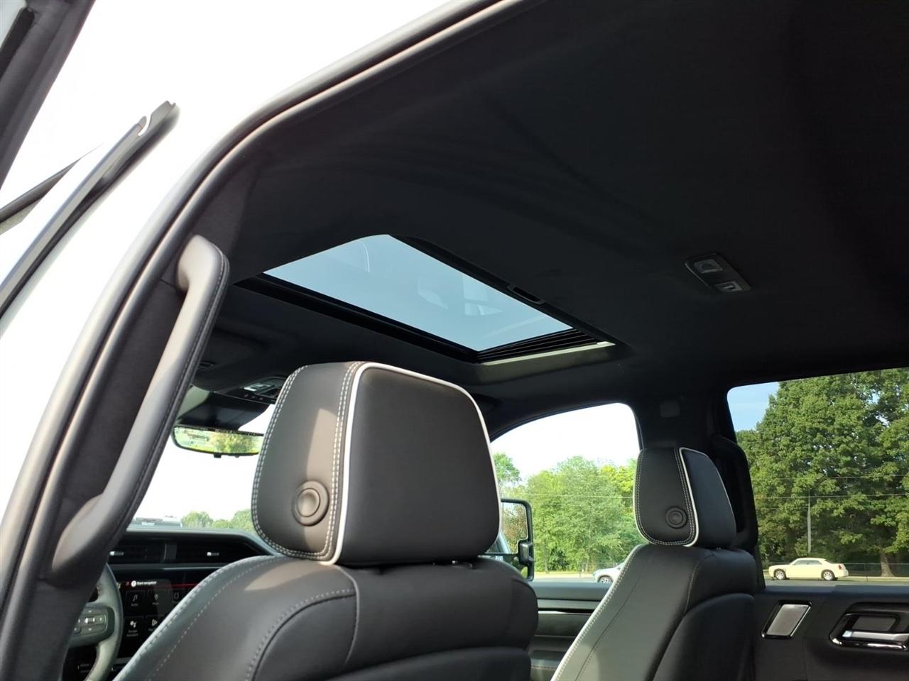 GMC Sierra 2500HD 4WD Crew Cab 159" AT4X 2026