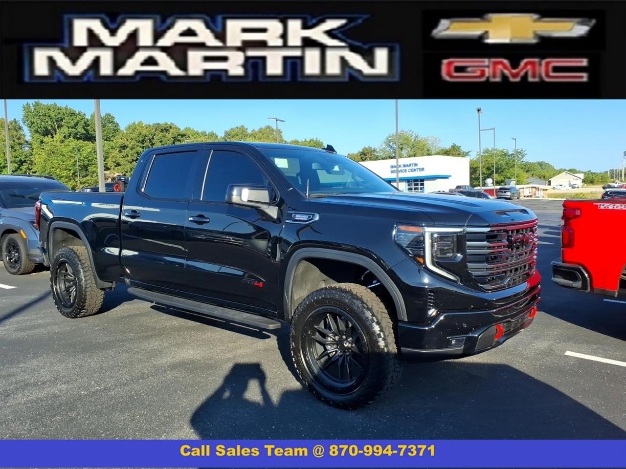 GMC Sierra 1500 4WD Crew Cab 157" AT4 2025