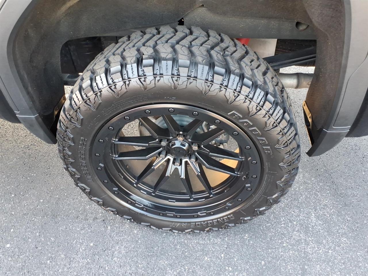 GMC Sierra 1500 4WD Crew Cab 157" AT4 2025