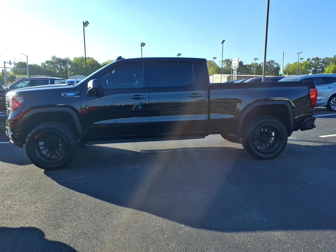 GMC Sierra 1500 4WD Crew Cab 157" AT4 2025