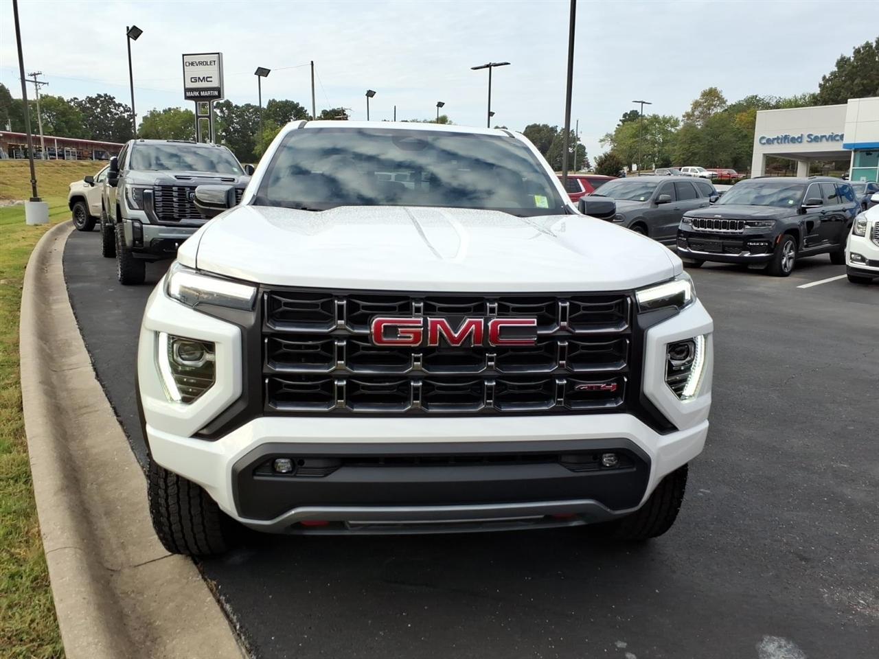 GMC Canyon 4WD Crew Cab AT4 2024
