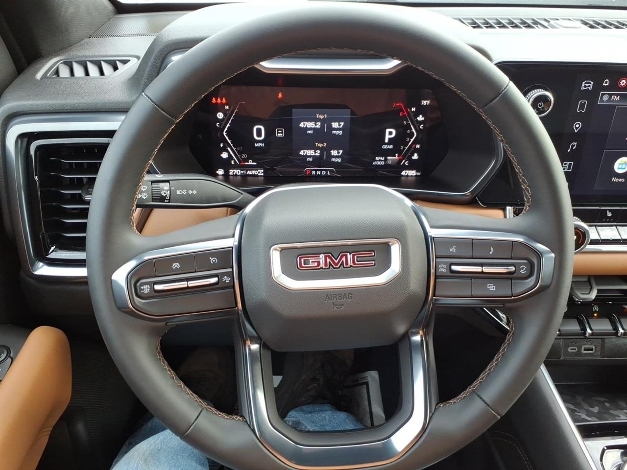 GMC Canyon 4WD Crew Cab AT4 2024
