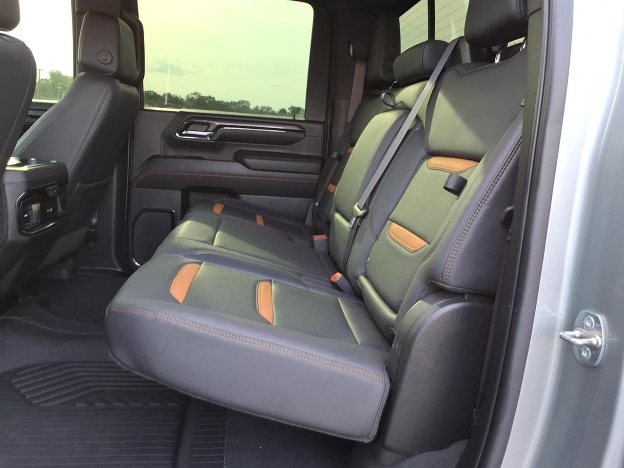 GMC Sierra 2500HD 4WD Crew Cab 159" AT4 2024