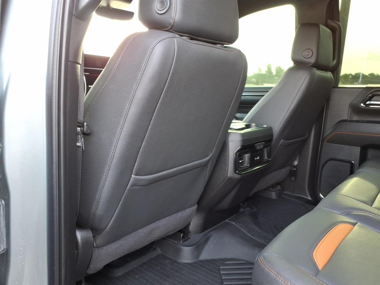GMC Sierra 2500HD 4WD Crew Cab 159" AT4 2024