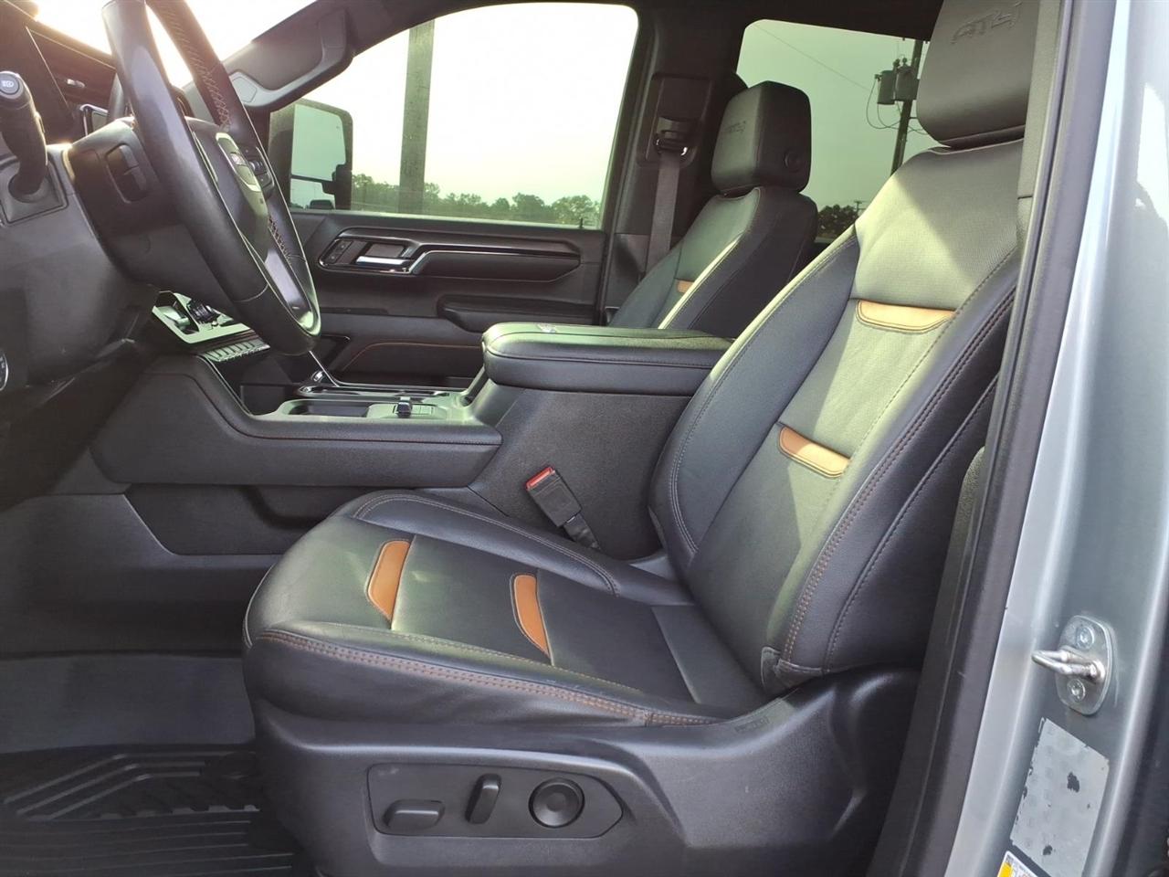 GMC Sierra 2500HD 4WD Crew Cab 159" AT4 2024