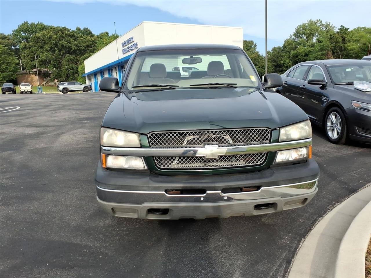 Chevrolet Silverado 1500 Reg Cab 133.0" WB LS 2004