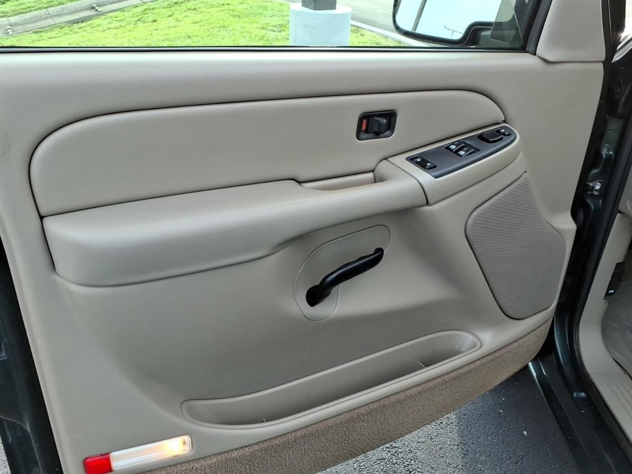 Chevrolet Silverado 1500 Reg Cab 133.0" WB LS 2004