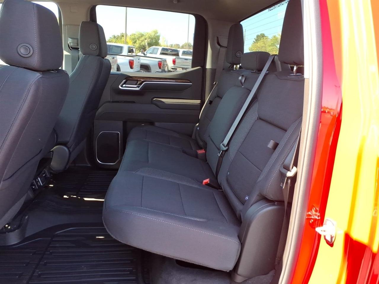 GMC Sierra 1500 4WD Crew Cab 157" Elevation 2026