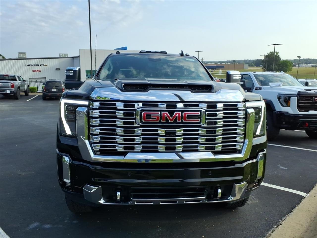 GMC Sierra 2500HD 4WD Crew Cab 159" Denali 2026