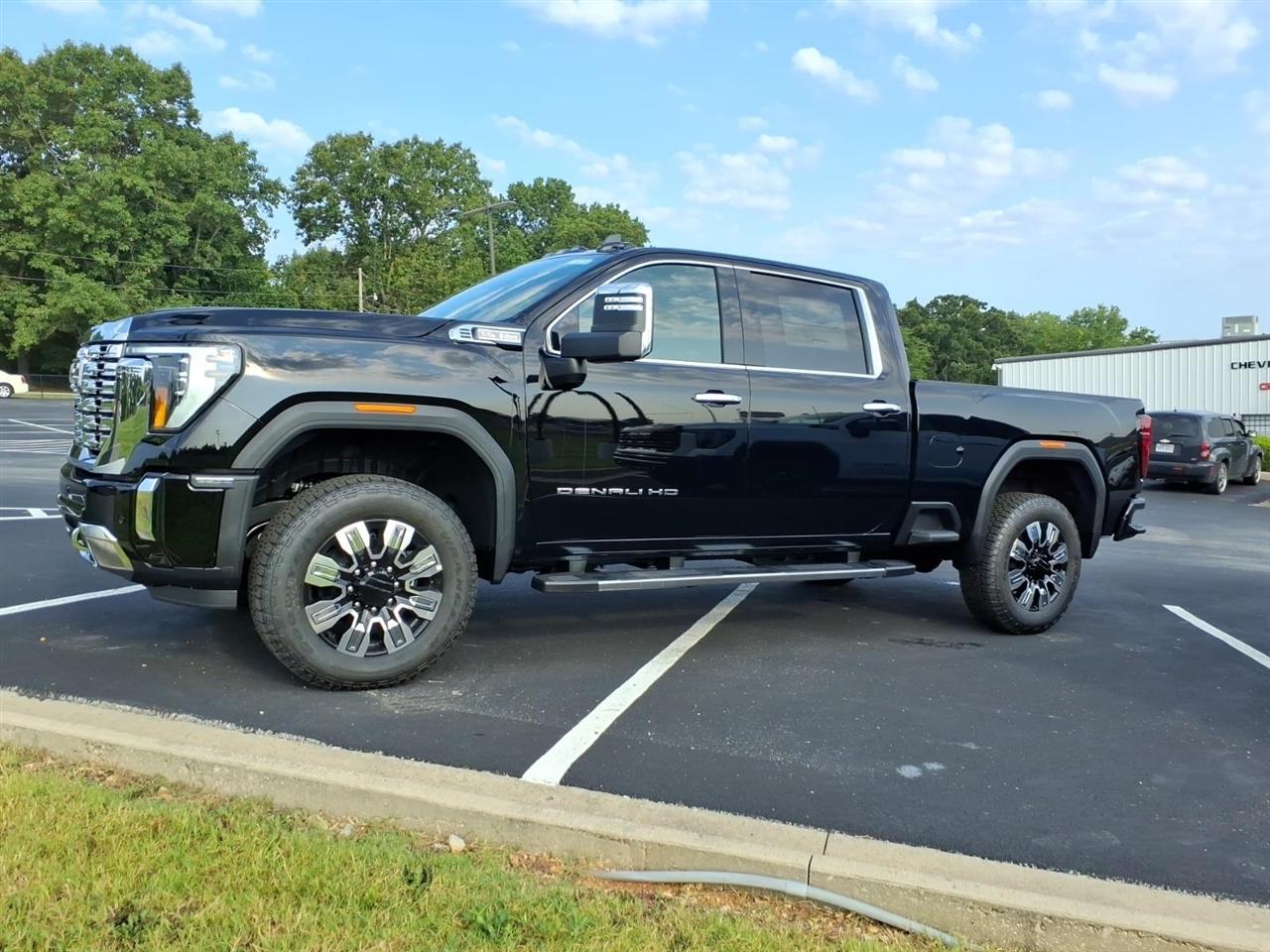 GMC Sierra 2500HD 4WD Crew Cab 159" Denali 2026