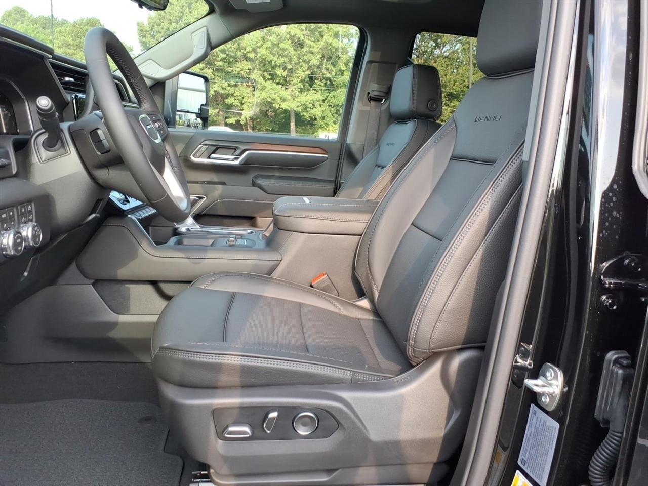 GMC Sierra 2500HD 4WD Crew Cab 159" Denali 2026