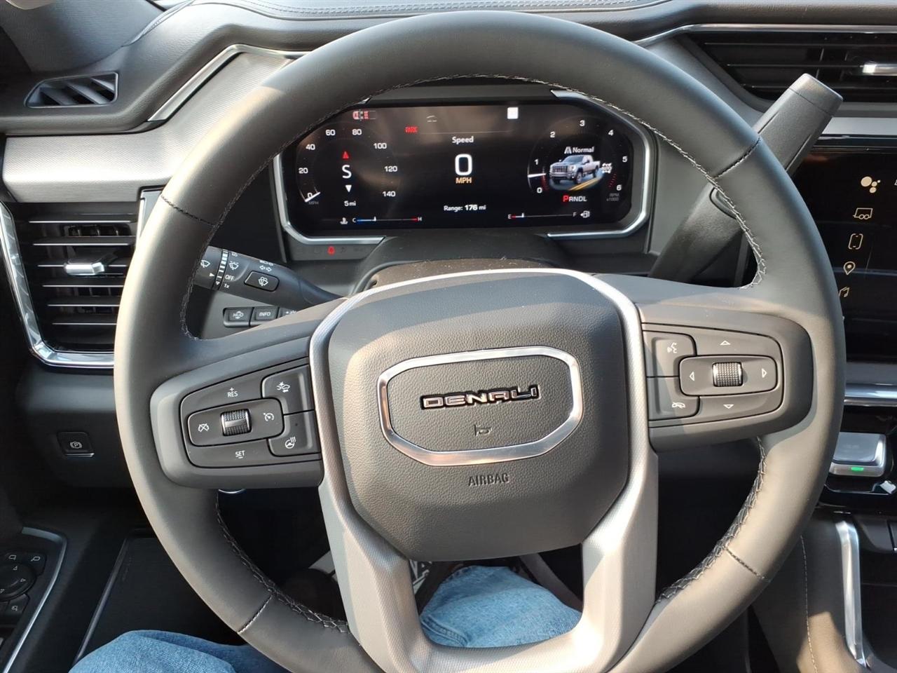 GMC Sierra 2500HD 4WD Crew Cab 159" Denali 2026