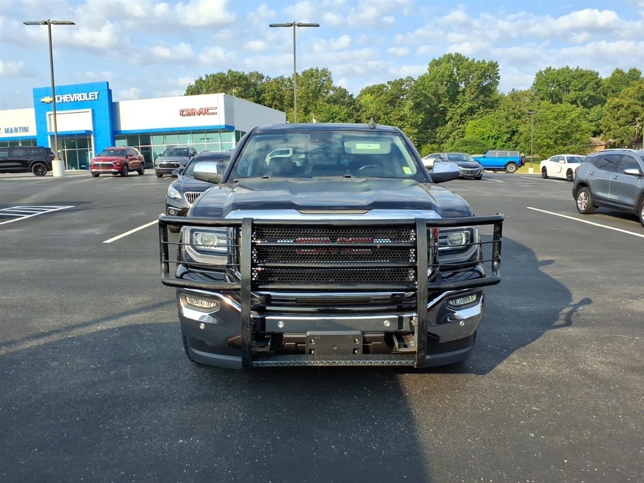 GMC Sierra 1500 4WD Crew Cab 143.5" SLT 2018