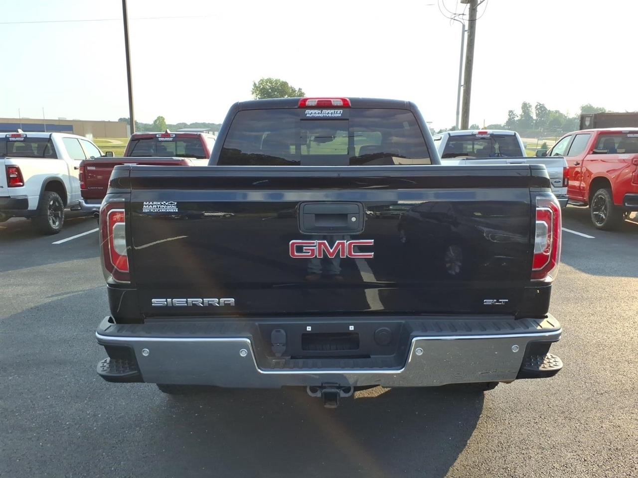 GMC Sierra 1500 4WD Crew Cab 143.5" SLT 2018