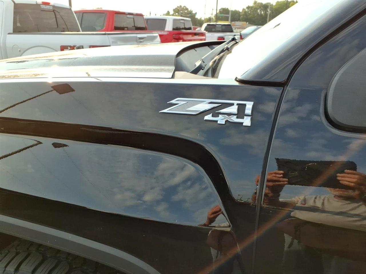 GMC Sierra 1500 4WD Crew Cab 143.5" SLT 2018