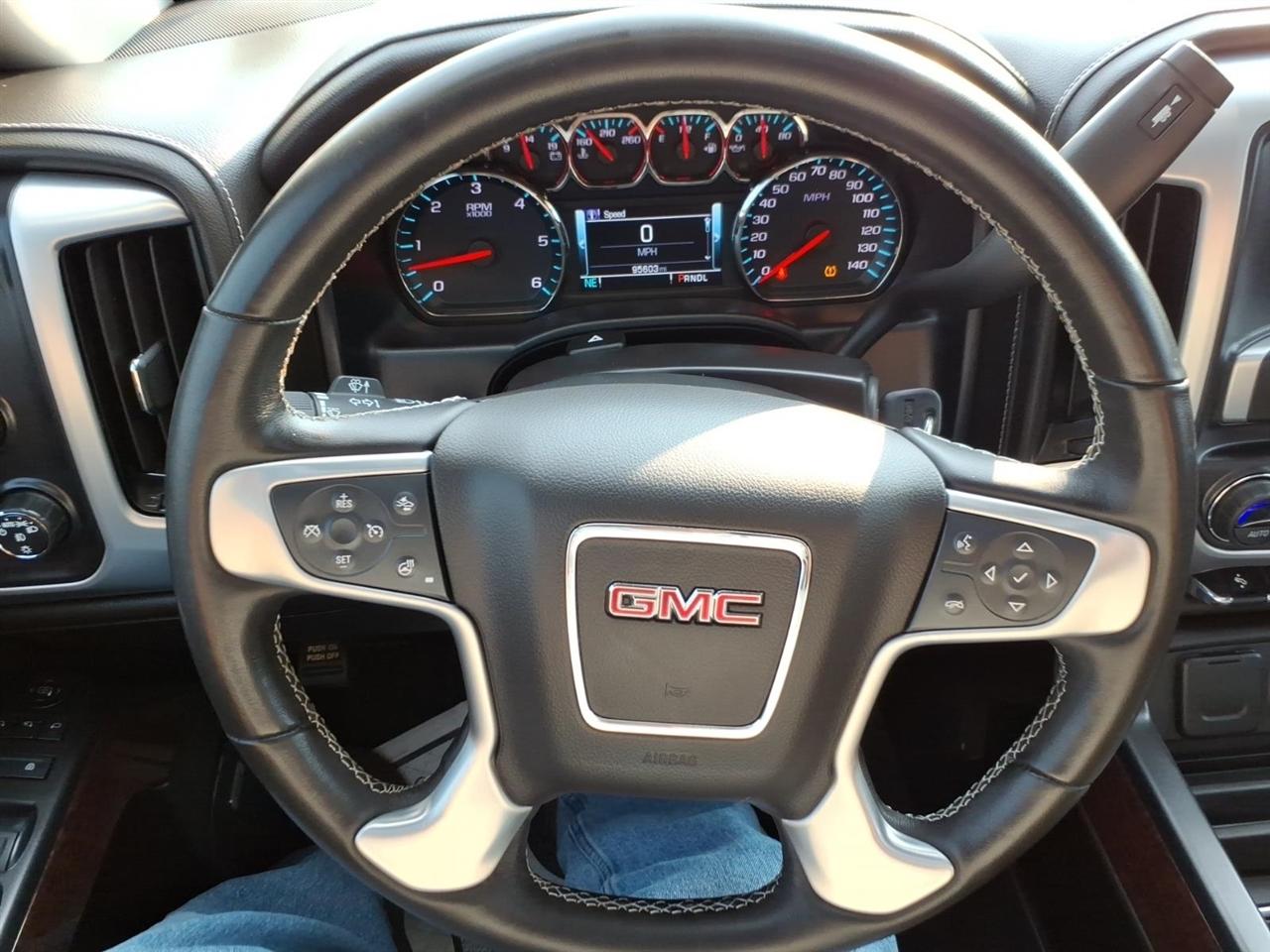 GMC Sierra 1500 4WD Crew Cab 143.5" SLT 2018