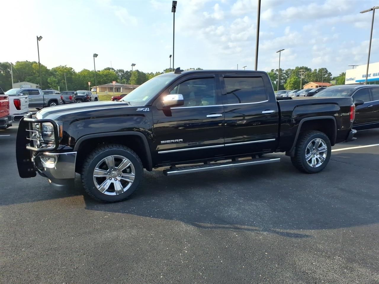 GMC Sierra 1500 4WD Crew Cab 143.5" SLT 2018