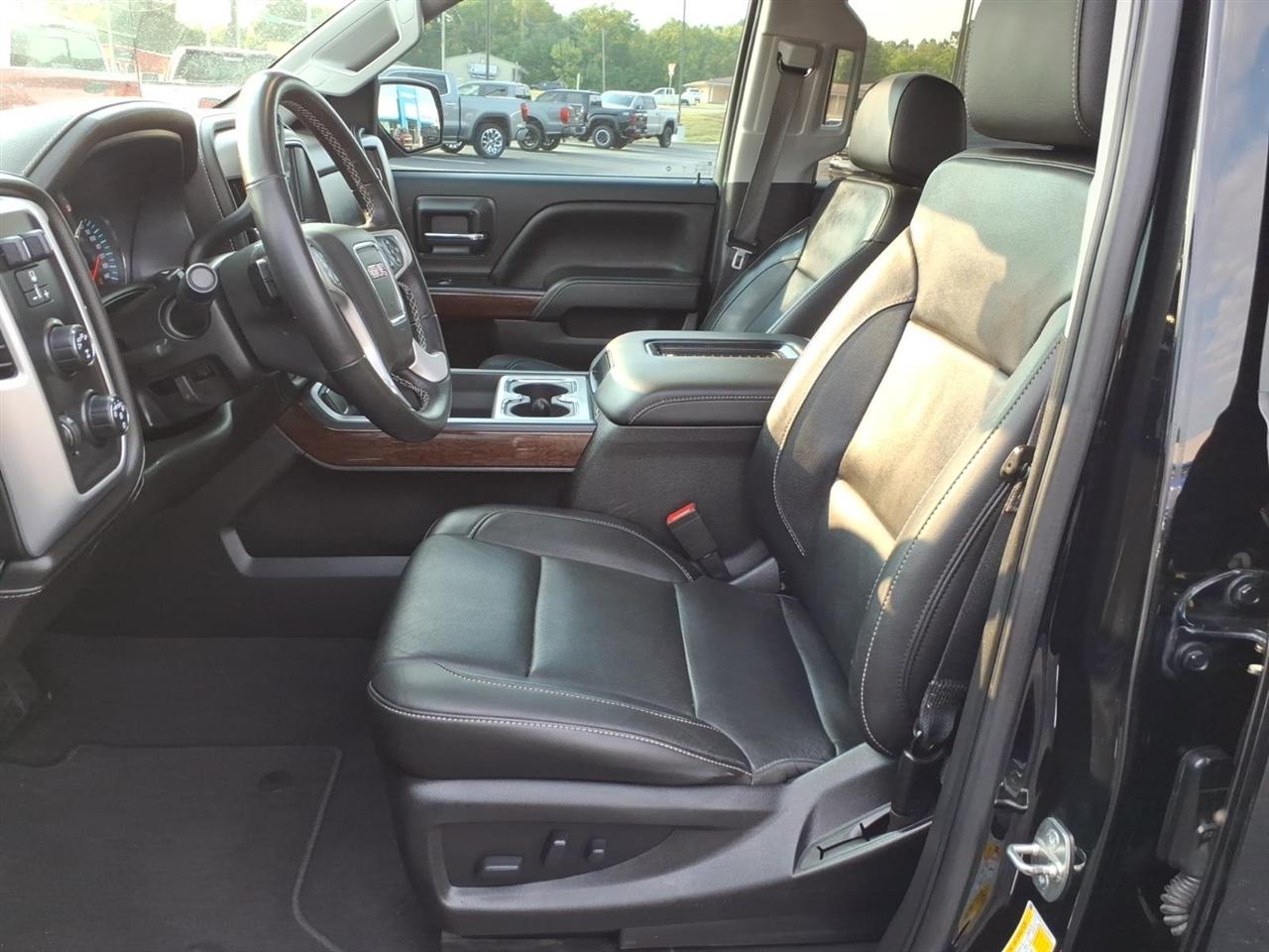 GMC Sierra 1500 4WD Crew Cab 143.5" SLT 2018