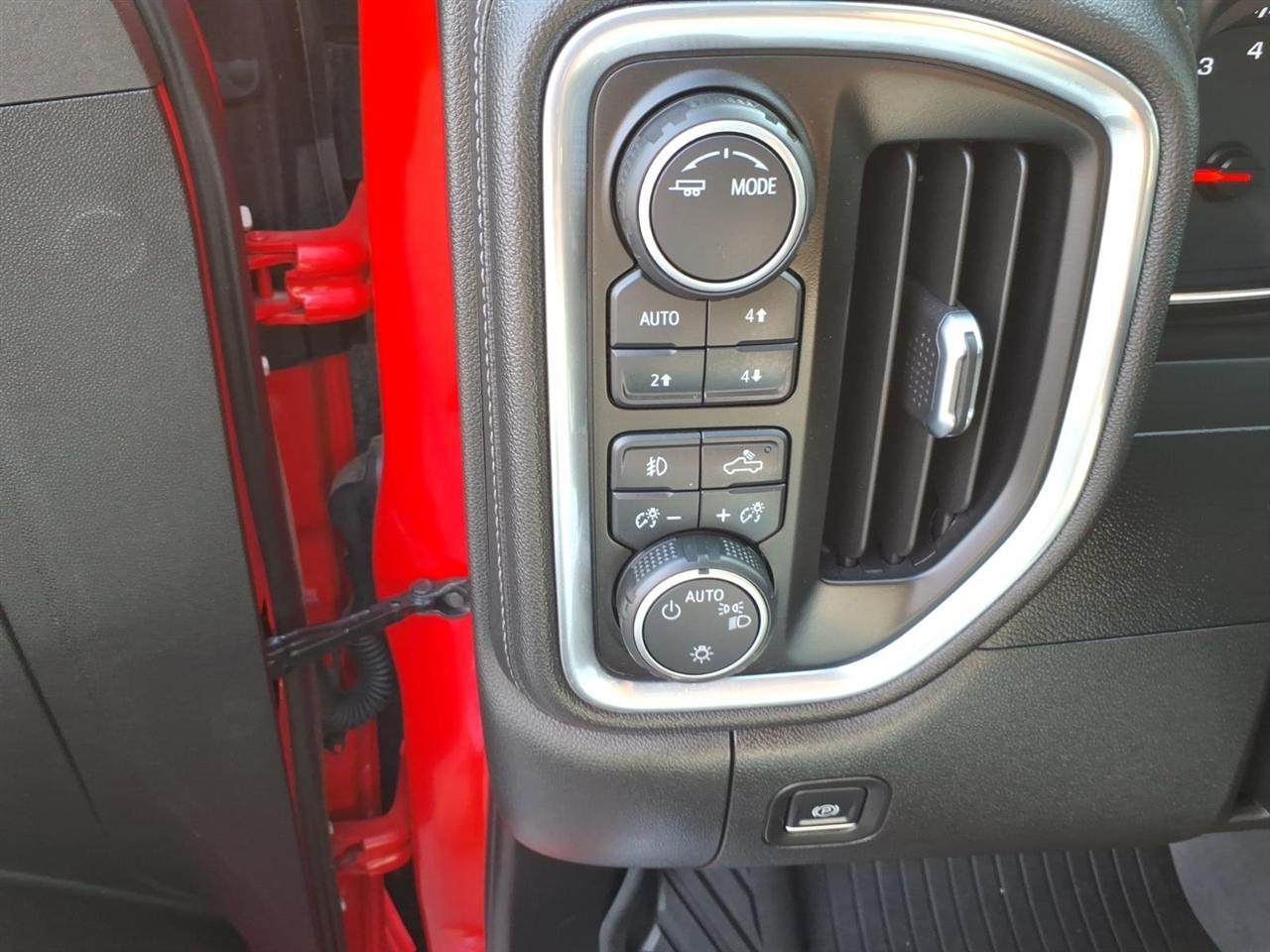 Chevrolet Silverado 1500 4WD Crew Cab 147" LT Trail Boss 2021