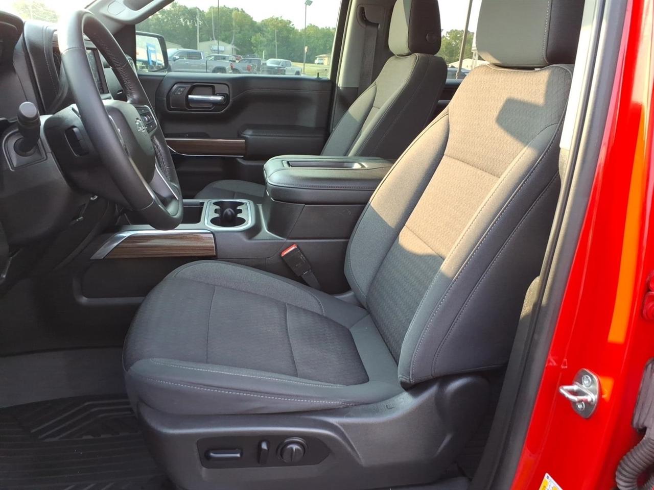 Chevrolet Silverado 1500 4WD Crew Cab 147" LT Trail Boss 2021