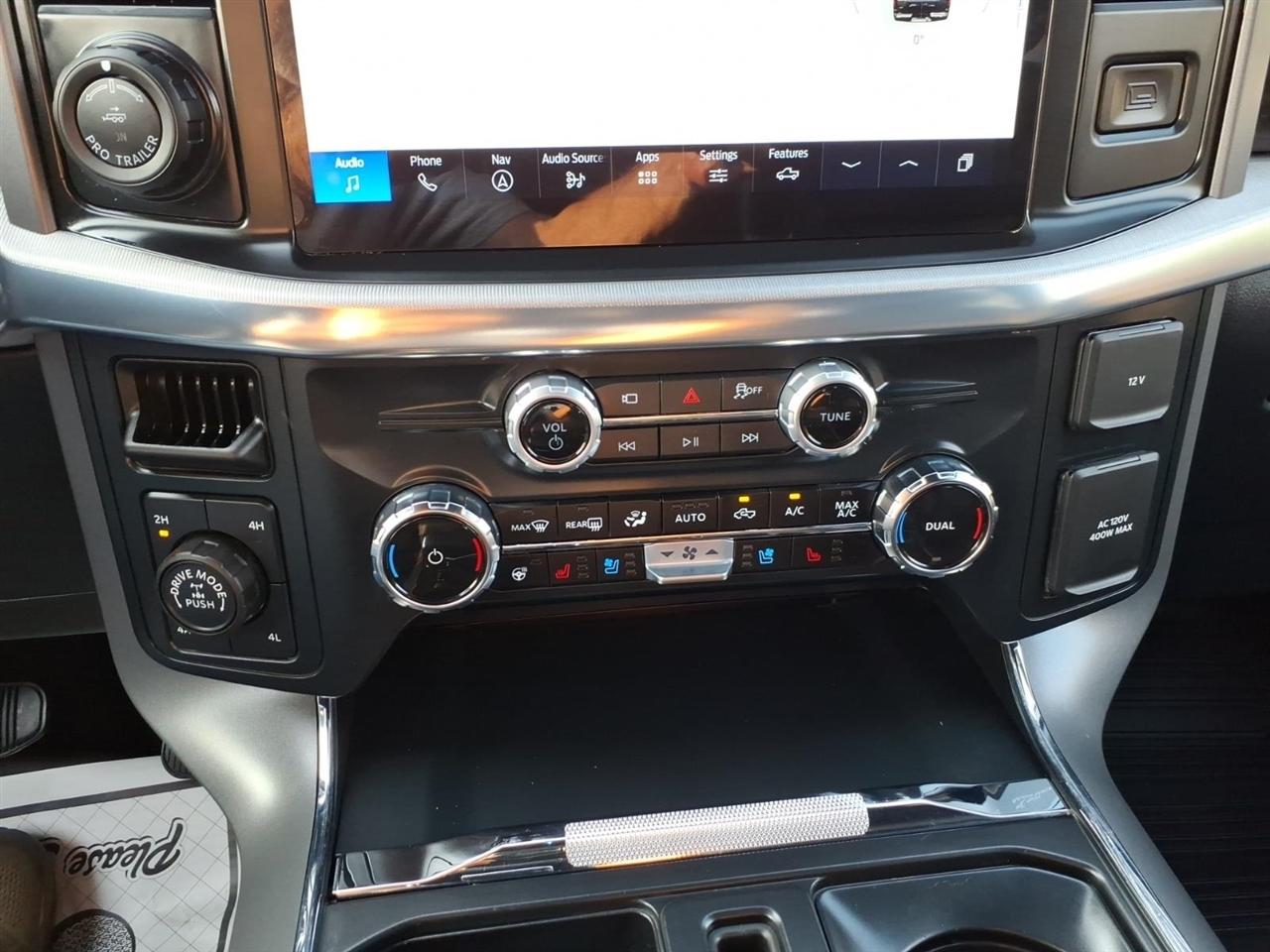 Ford F-150 Lariat 4WD SuperCrew 5.5' Box 2025