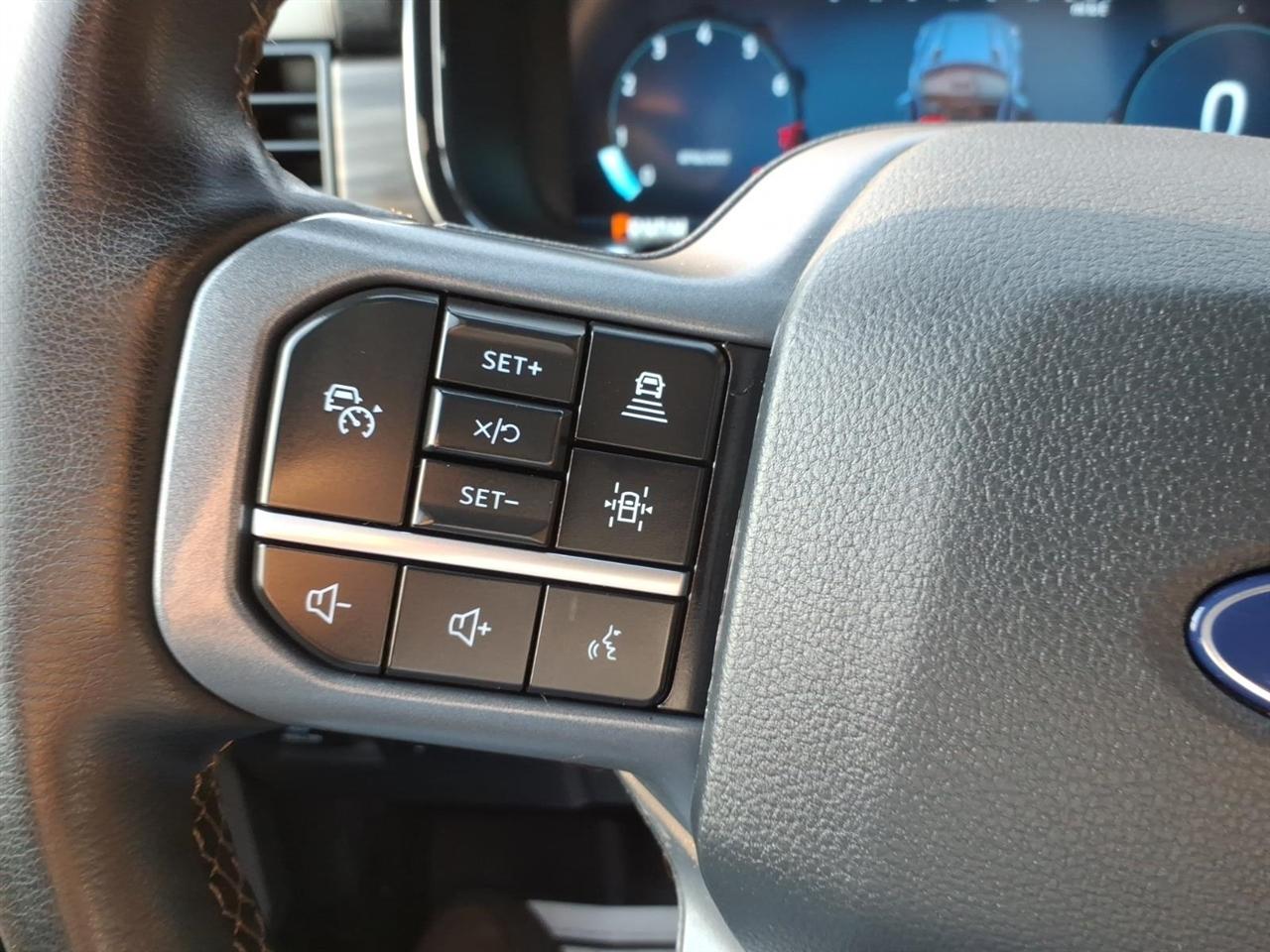 Ford F-150 Lariat 4WD SuperCrew 5.5' Box 2025