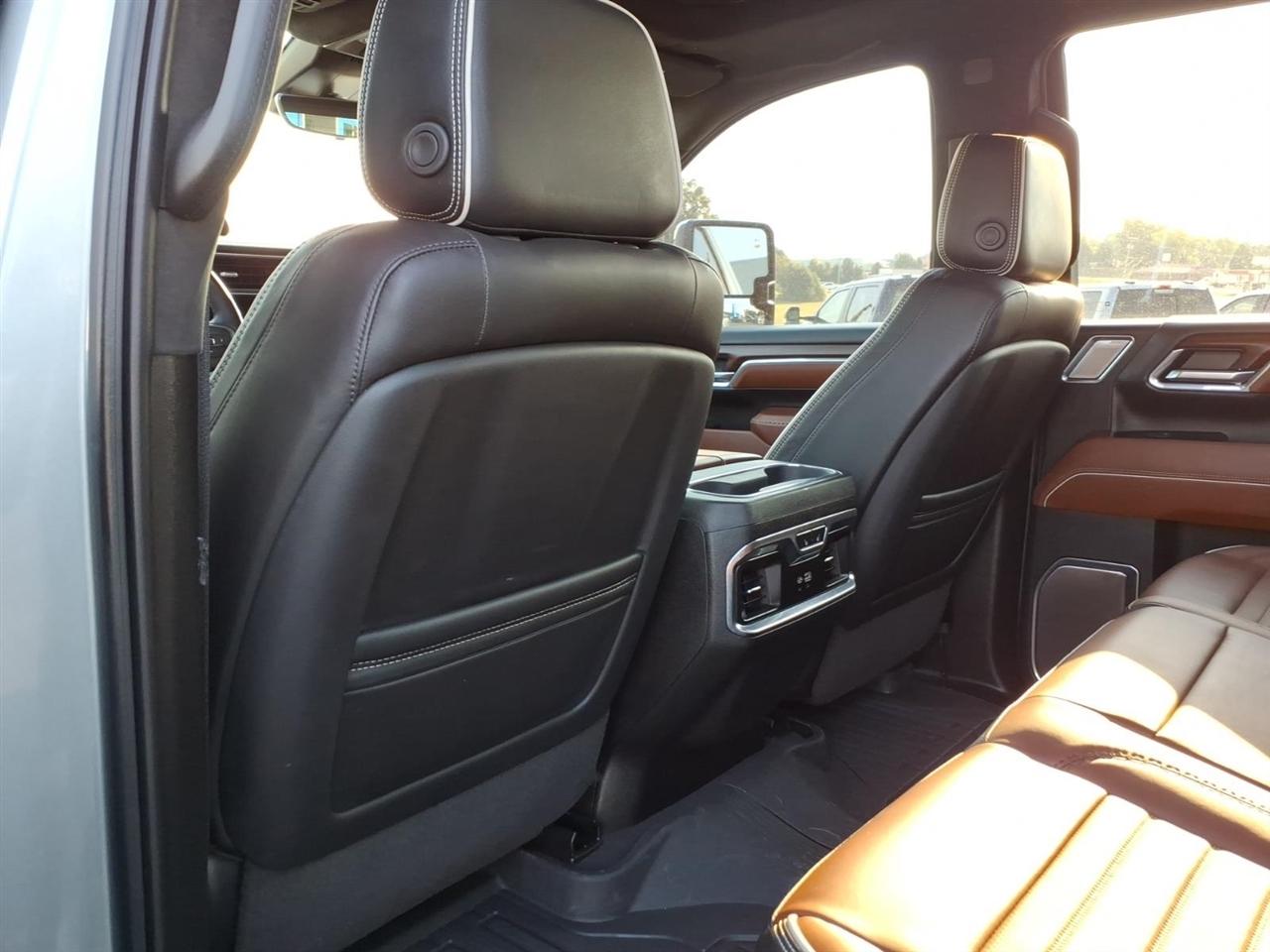 GMC Sierra 3500HD 4WD Crew Cab 159" Denali Ultimate 2024