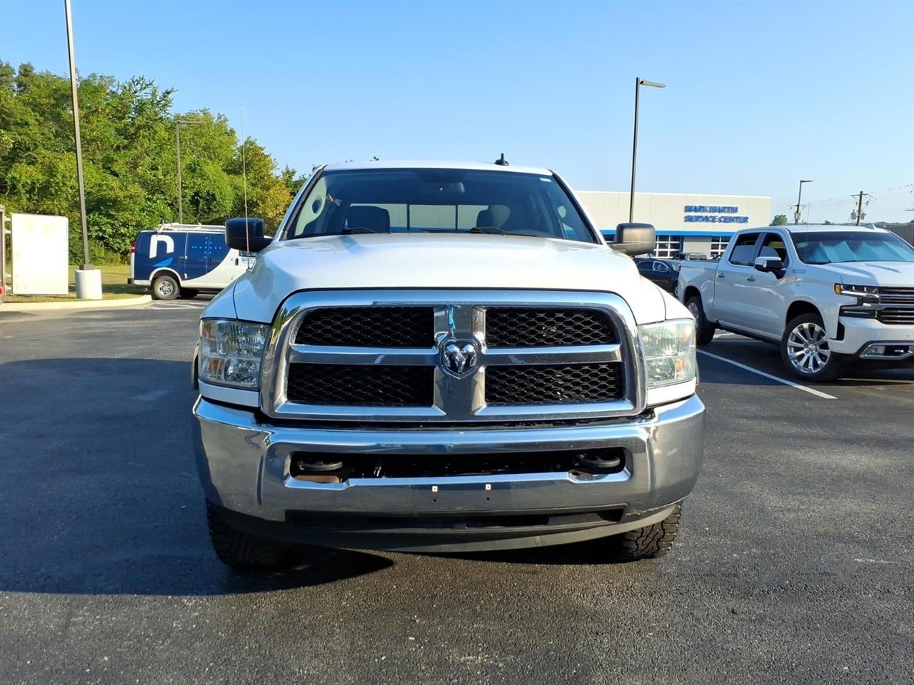 RAM 2500 SLT 4x4 Crew Cab 6'4" Box 2018