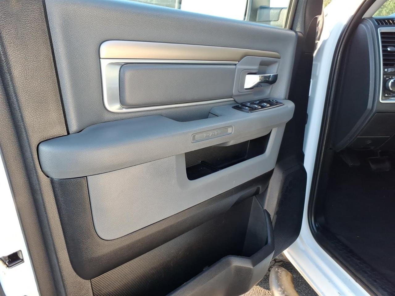 RAM 2500 SLT 4x4 Crew Cab 6'4" Box 2018