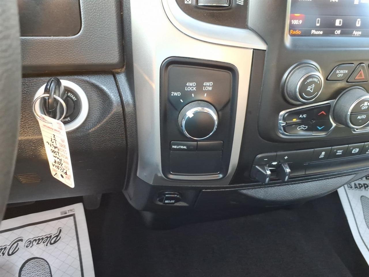 RAM 2500 SLT 4x4 Crew Cab 6'4" Box 2018