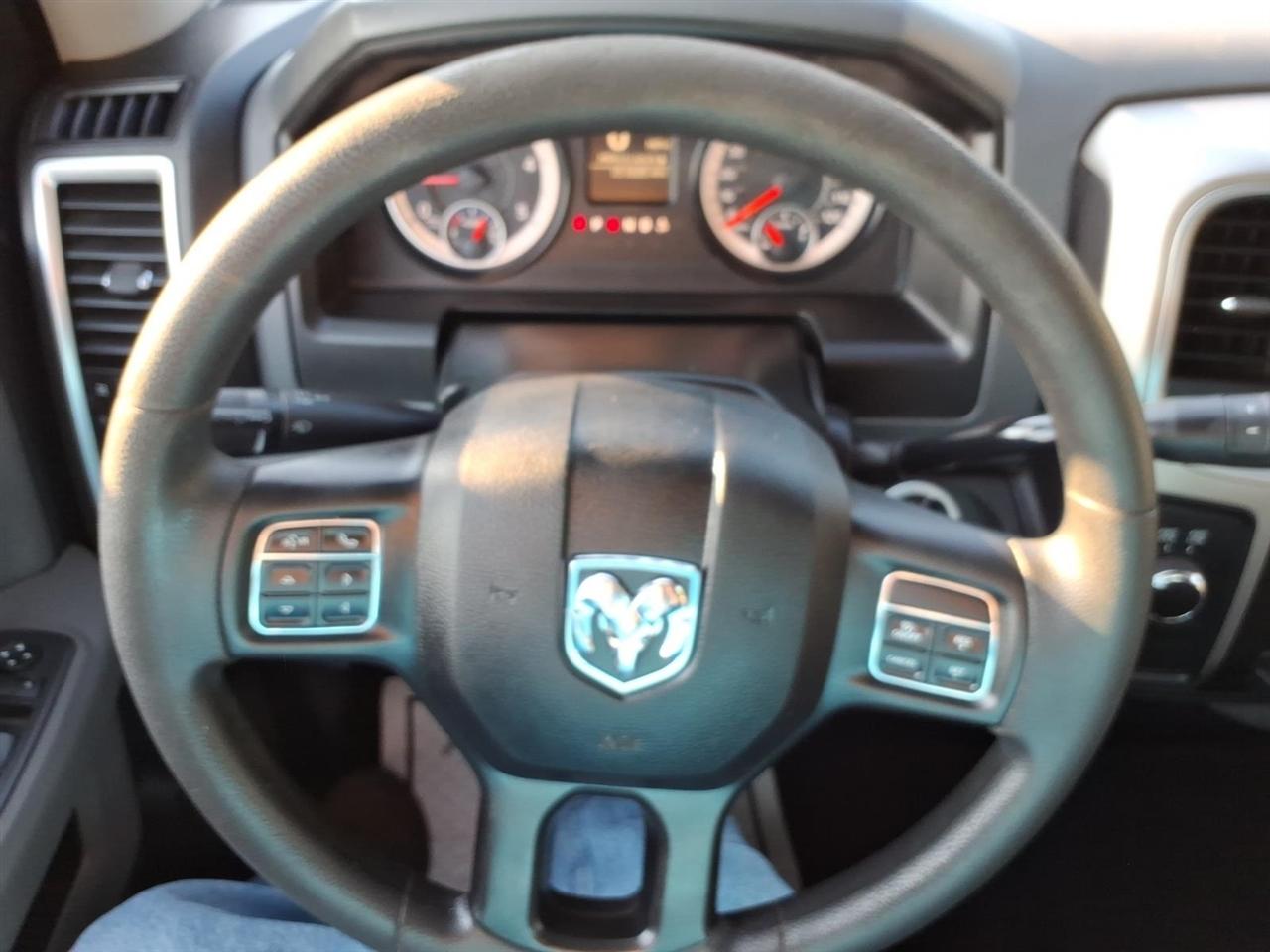 RAM 2500 SLT 4x4 Crew Cab 6'4" Box 2018