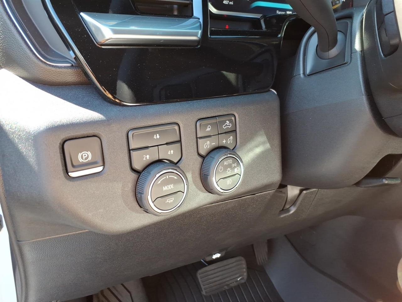 Chevrolet Silverado 2500HD 4WD Crew Cab 159" LT 2026