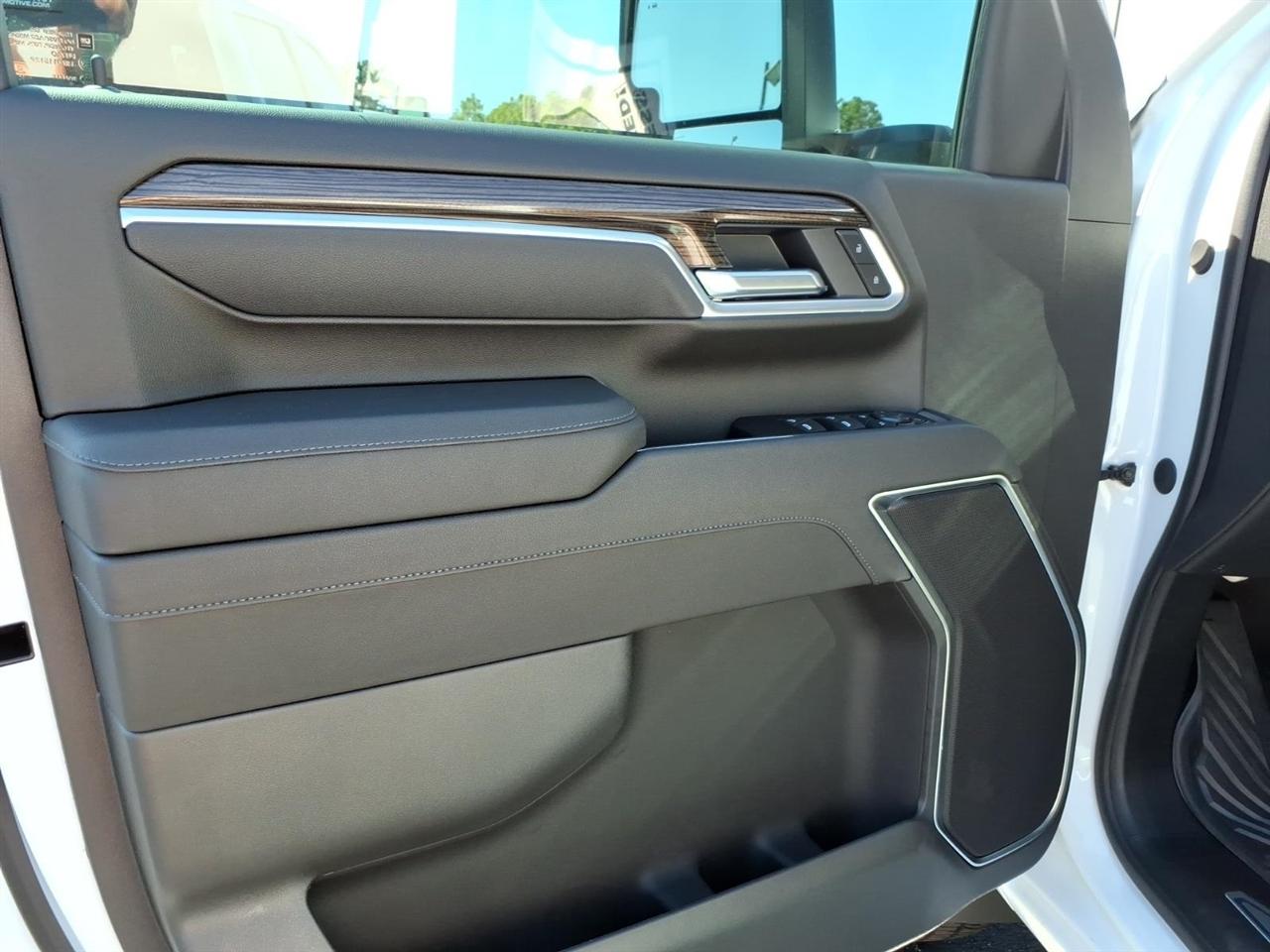 Chevrolet Silverado 2500HD 4WD Crew Cab 159" LT 2026