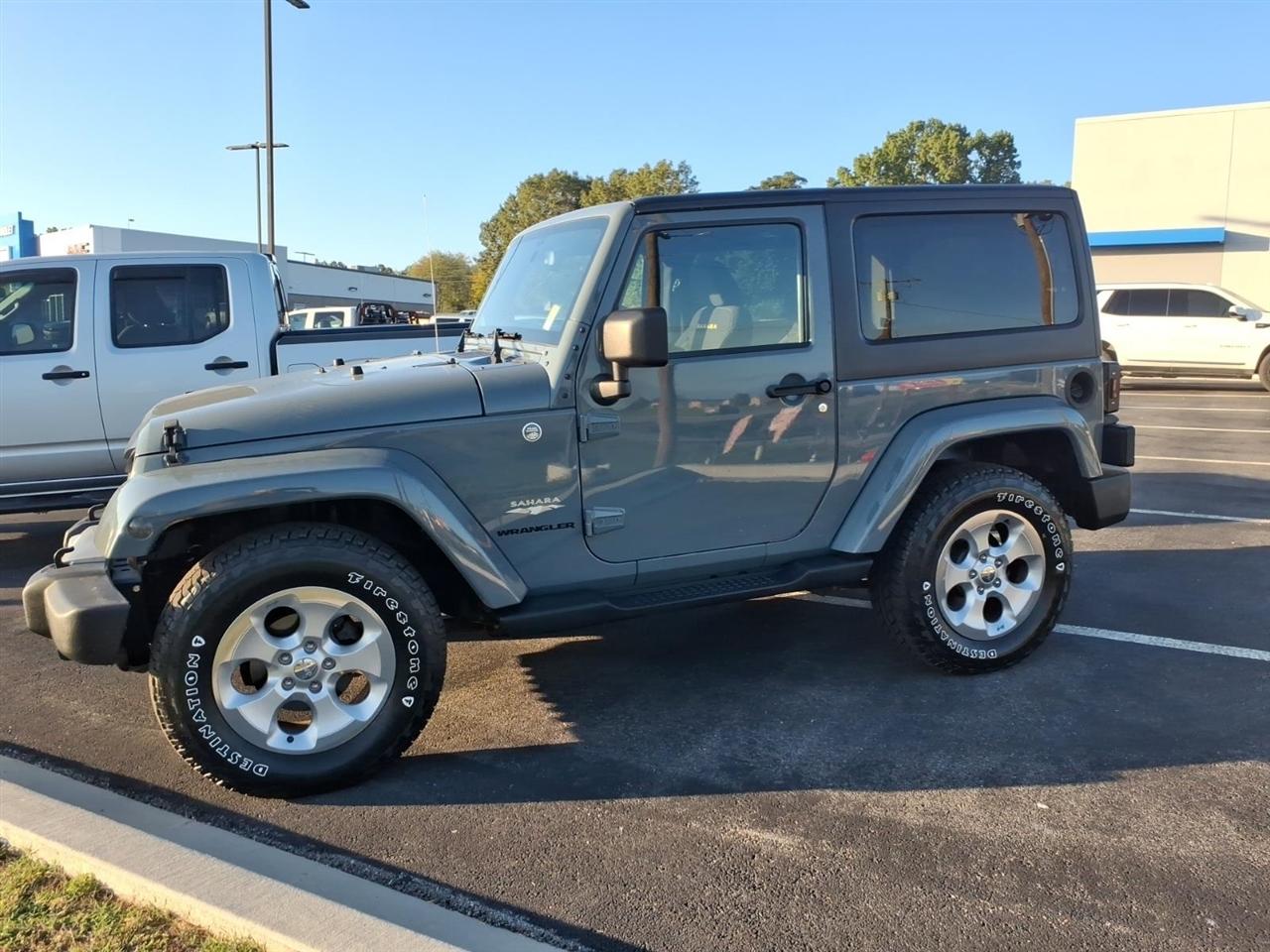 Jeep Wrangler 4WD 2dr Sahara 2014