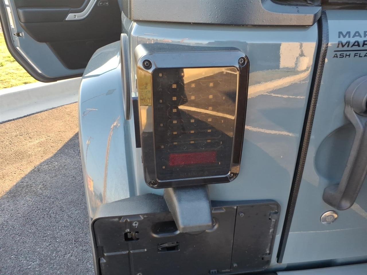 Jeep Wrangler 4WD 2dr Sahara 2014