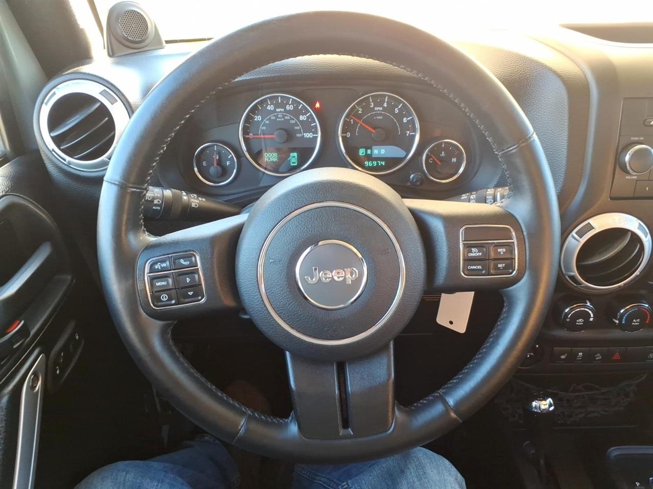 Jeep Wrangler 4WD 2dr Sahara 2014