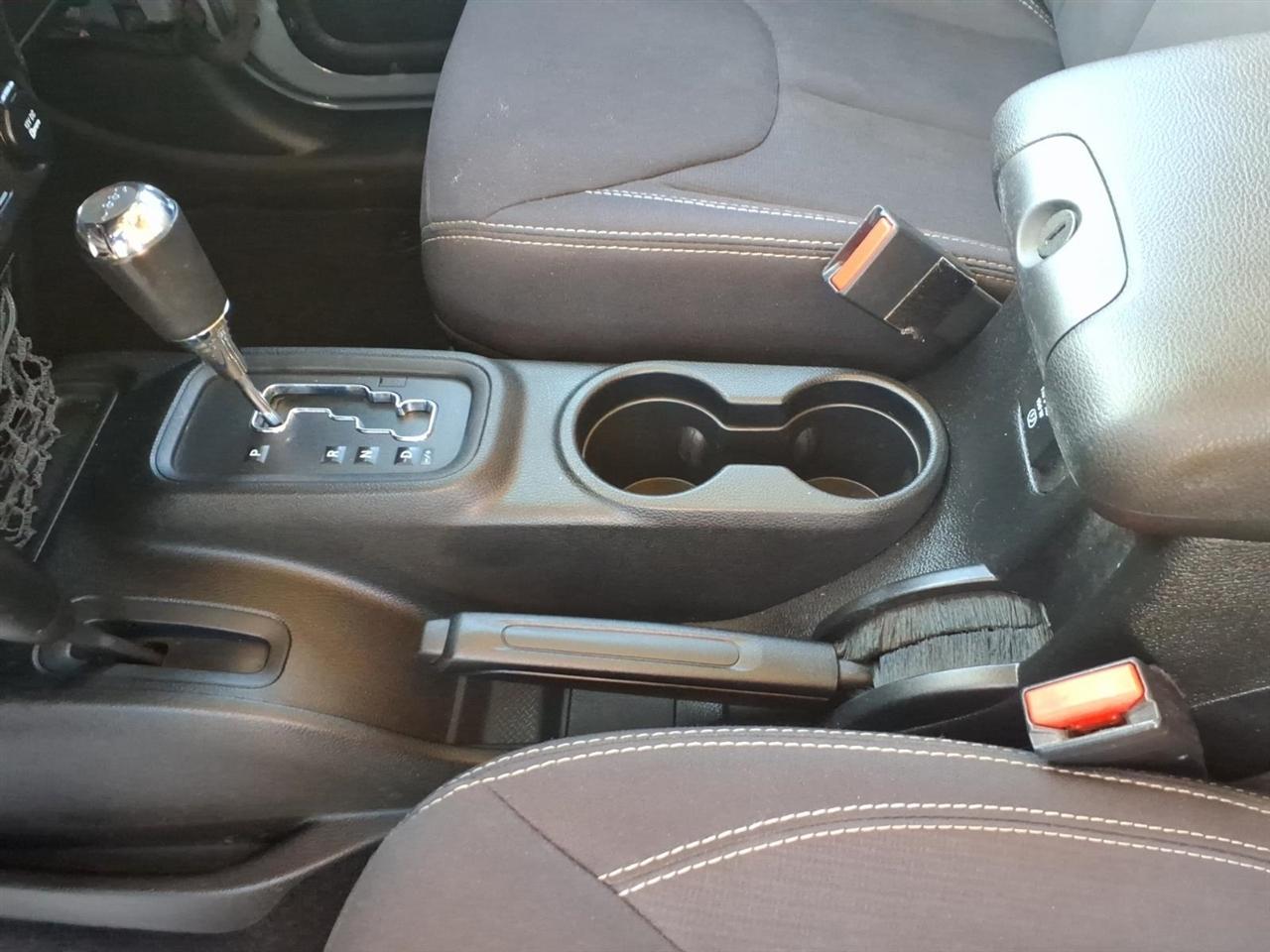Jeep Wrangler 4WD 2dr Sahara 2014