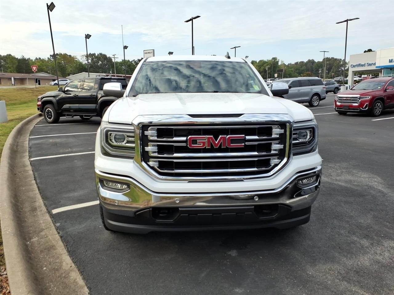 GMC Sierra 1500 4WD Crew Cab 143.5" SLT 2018