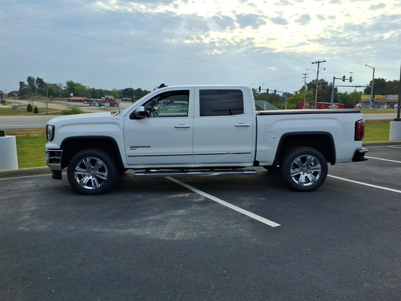 GMC Sierra 1500 4WD Crew Cab 143.5" SLT 2018