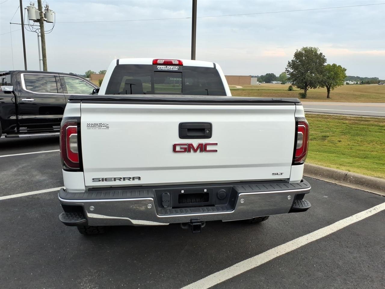 GMC Sierra 1500 4WD Crew Cab 143.5" SLT 2018