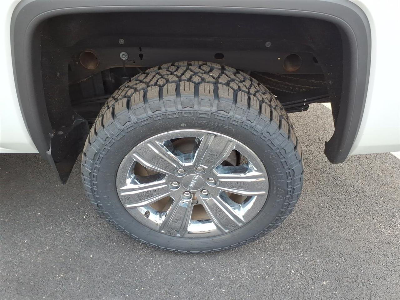 GMC Sierra 1500 4WD Crew Cab 143.5" SLT 2018